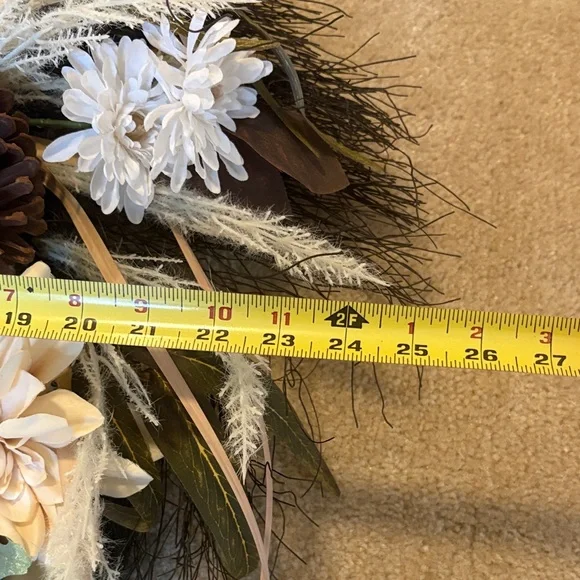 Neutral Ivory and Brown Floral Wreath - - Picture 3 of 11